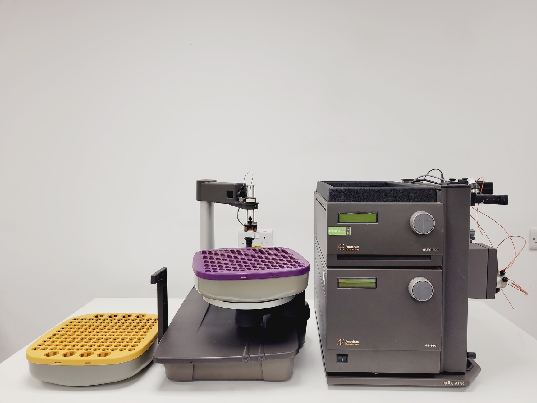 Image of Amersham Biosciences ATKA FPLC System, P-920, UPC-900, Frac-950, M-925 Lab