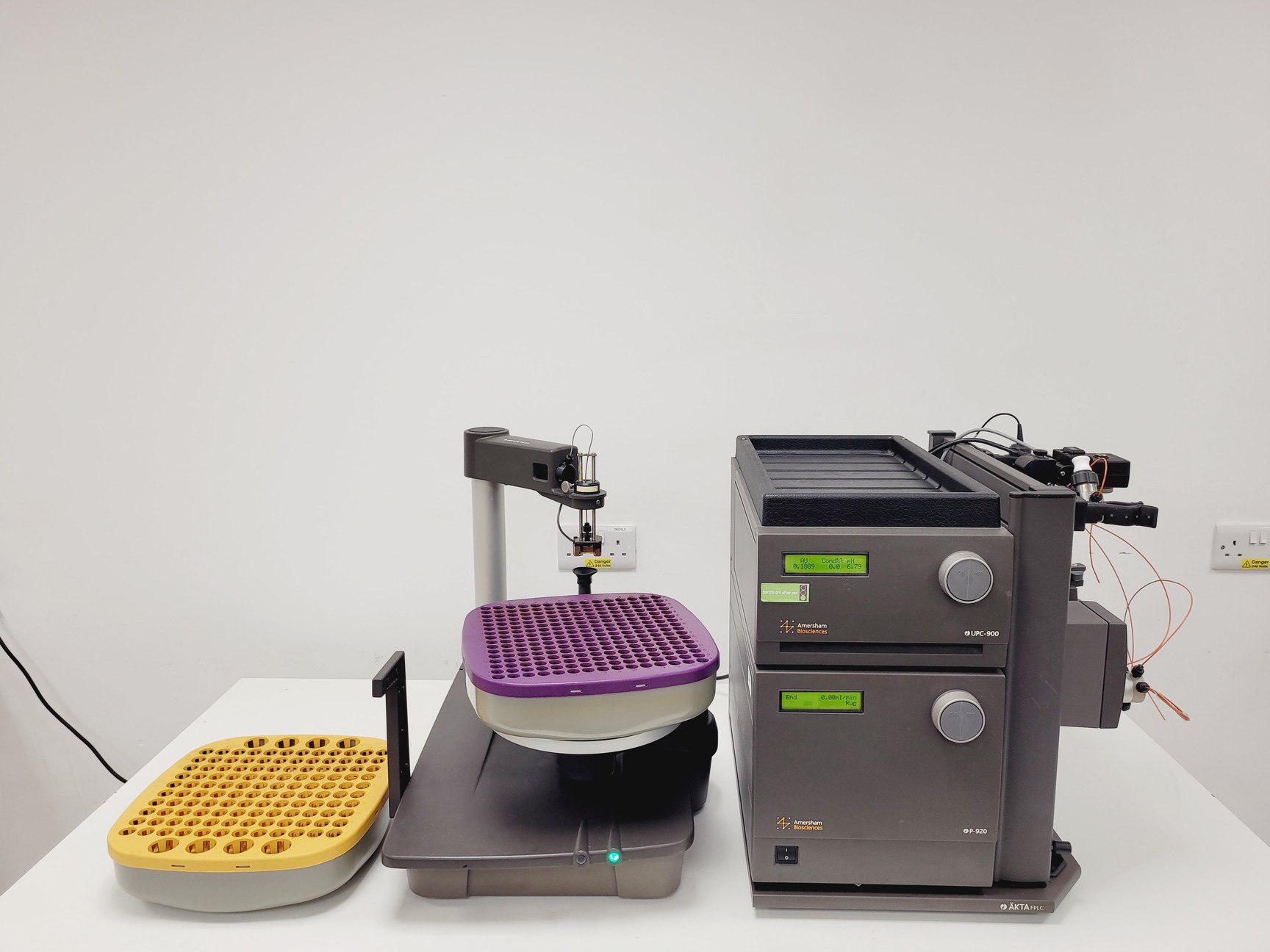 Image of Amersham Biosciences ATKA FPLC System, P-920, UPC-900, Frac-950, M-925 Lab