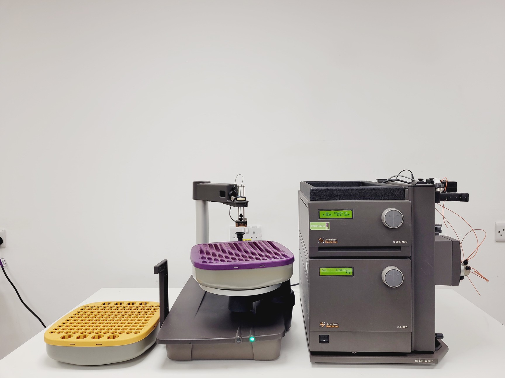 Image of Amersham Biosciences ATKA FPLC System, P-920, UPC-900, Frac-950, M-925 Lab