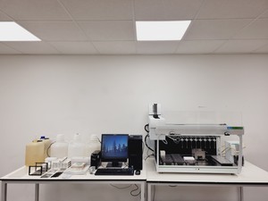 Thumbnail image of Perkin Elmer Janus Liquid Handler Workstation AJM8001/T Varispan 8 System Lab