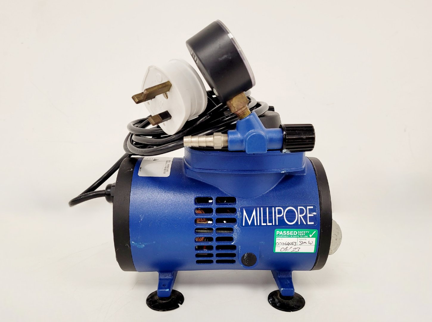 Image of Millipore WP612250 Chemical Duty Laboratory Vaccum Pump Lab