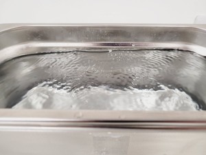 Thumbnail image of VWR USC600T Ultrasonic Cleaner Water Bath Lab