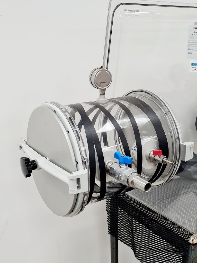 Image of MBraun GB 2202 - C Glove Box Laboratory Workstation Lab