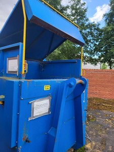 Thumbnail image of Pearce Compaction Systems Large Industrial Mobile Waste Compactor Model MCW32