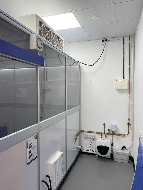 Lab Restroom Monmouth Scientific Laboratory Cleanroom 5030mm x 6030mm x 2350mm Lab