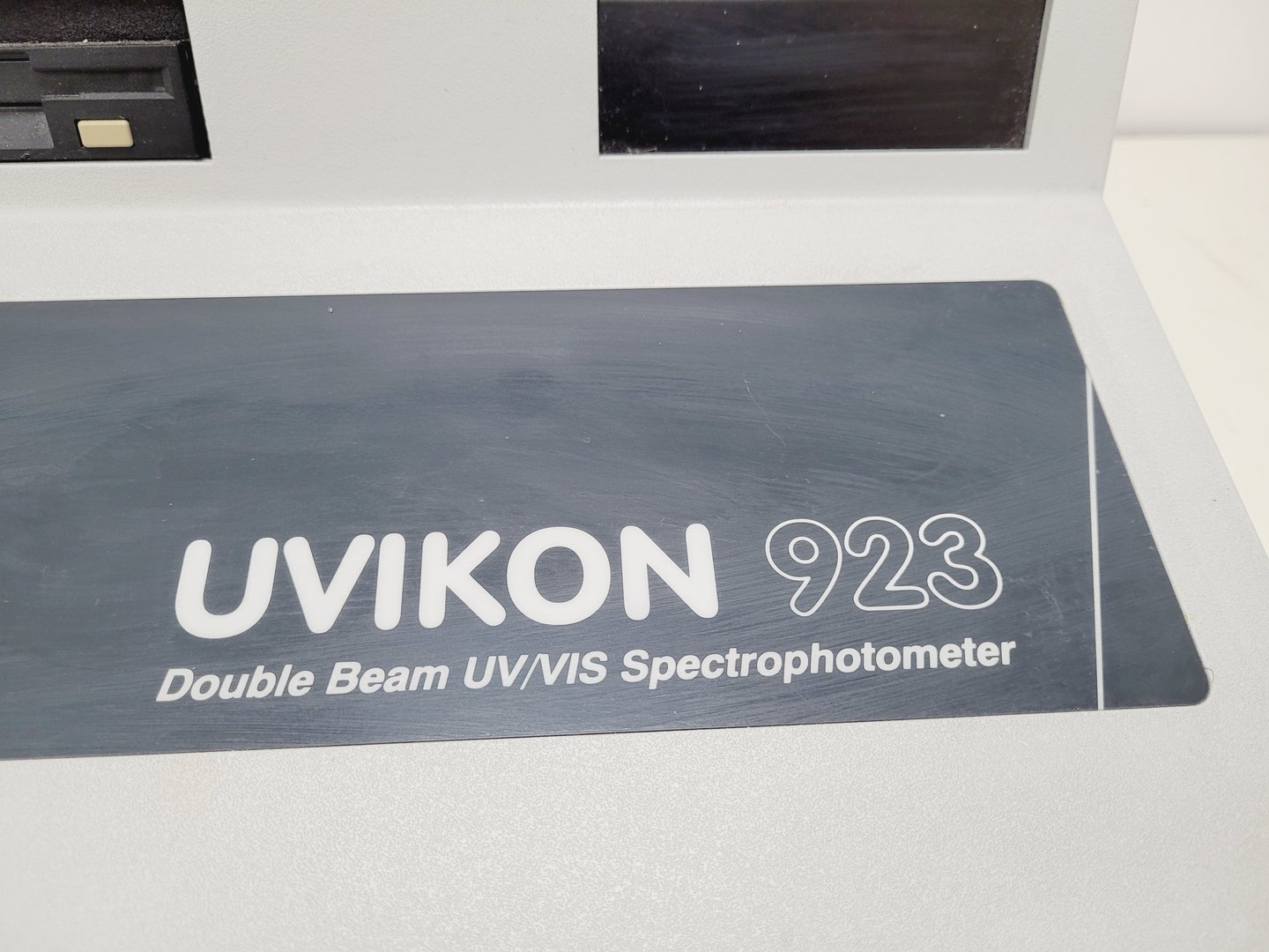 Image of Bio-Tek Kontron Uvikon 923 Double Beam UV/VIS Spectrophotometer Lab