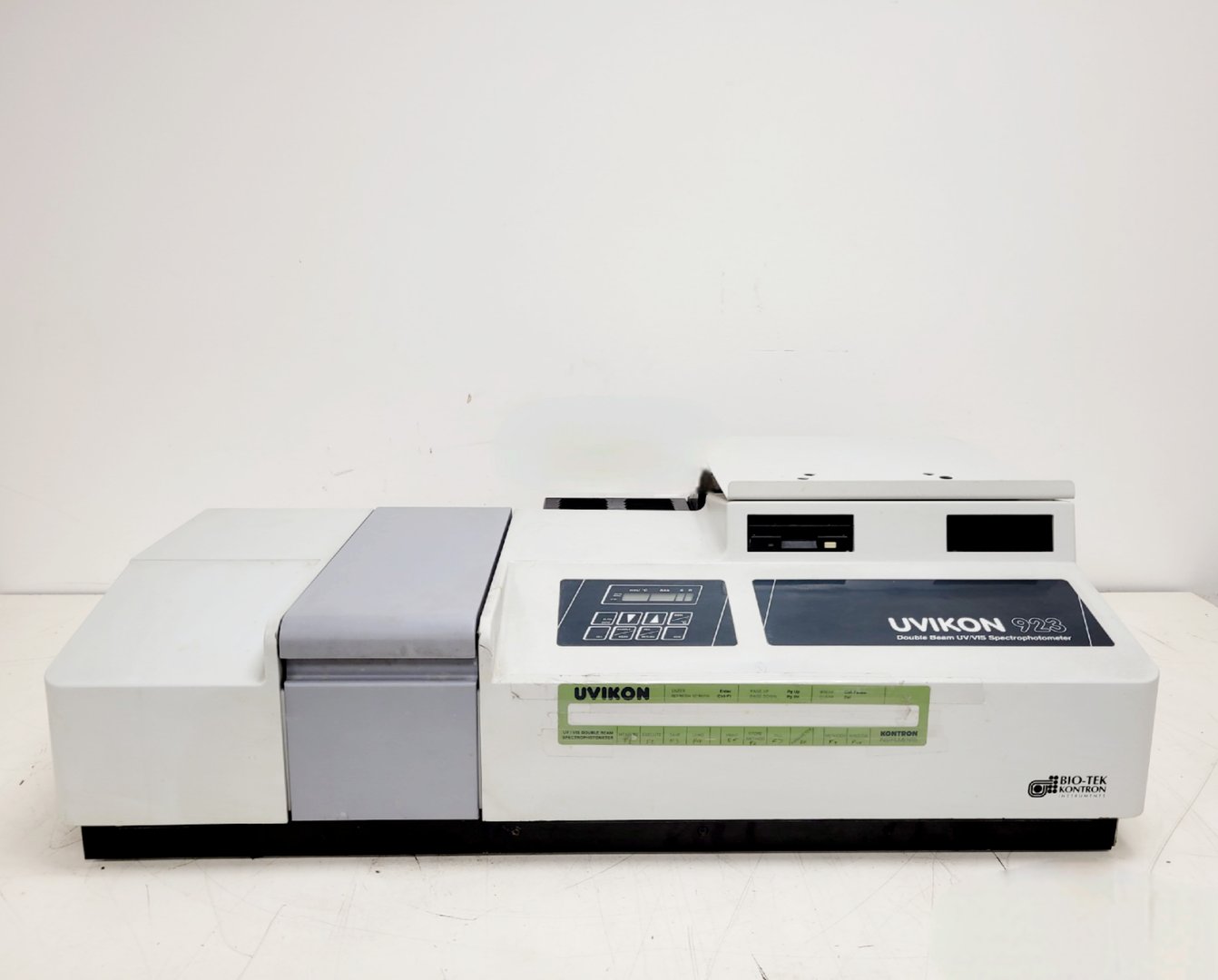 Image of Bio-Tek Kontron Uvikon 923 Double Beam UV/VIS Spectrophotometer Lab