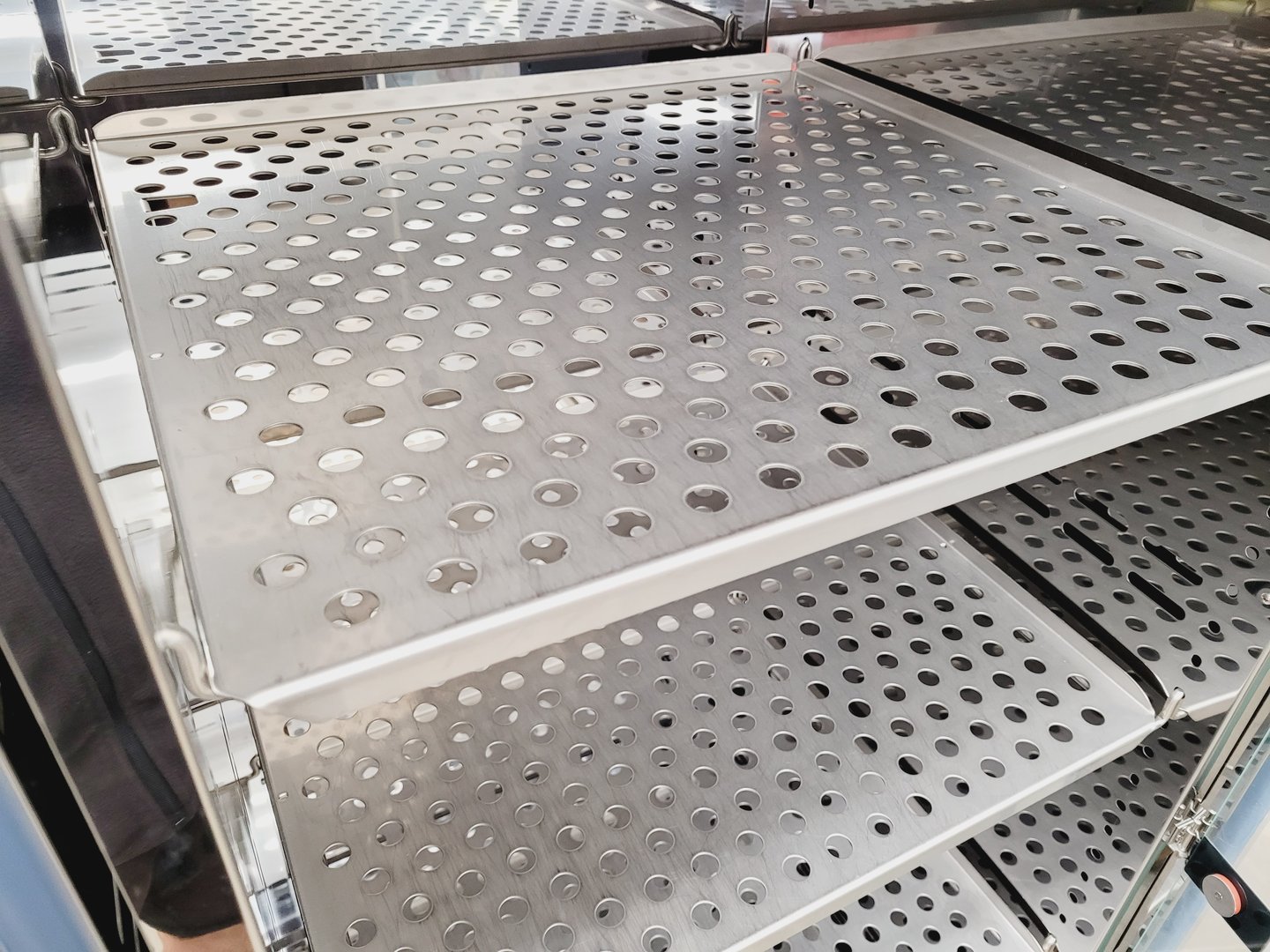 Image of Thermo Scientific Heratherm IGS400 Incubator Lab
