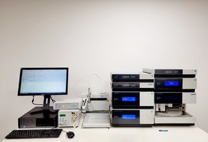 Thumbnail image of Dionex UltiMate 3000 HPLC System - AXP - VWD-3100 - TCC-3000 SD - SRD-3600 Lab