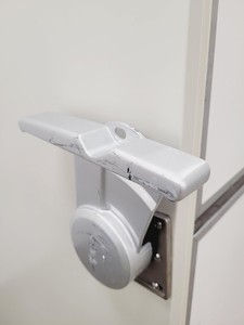 Thumbnail image of Sanyo MDF-U73V Ultra Low Temperature Freezer Lab