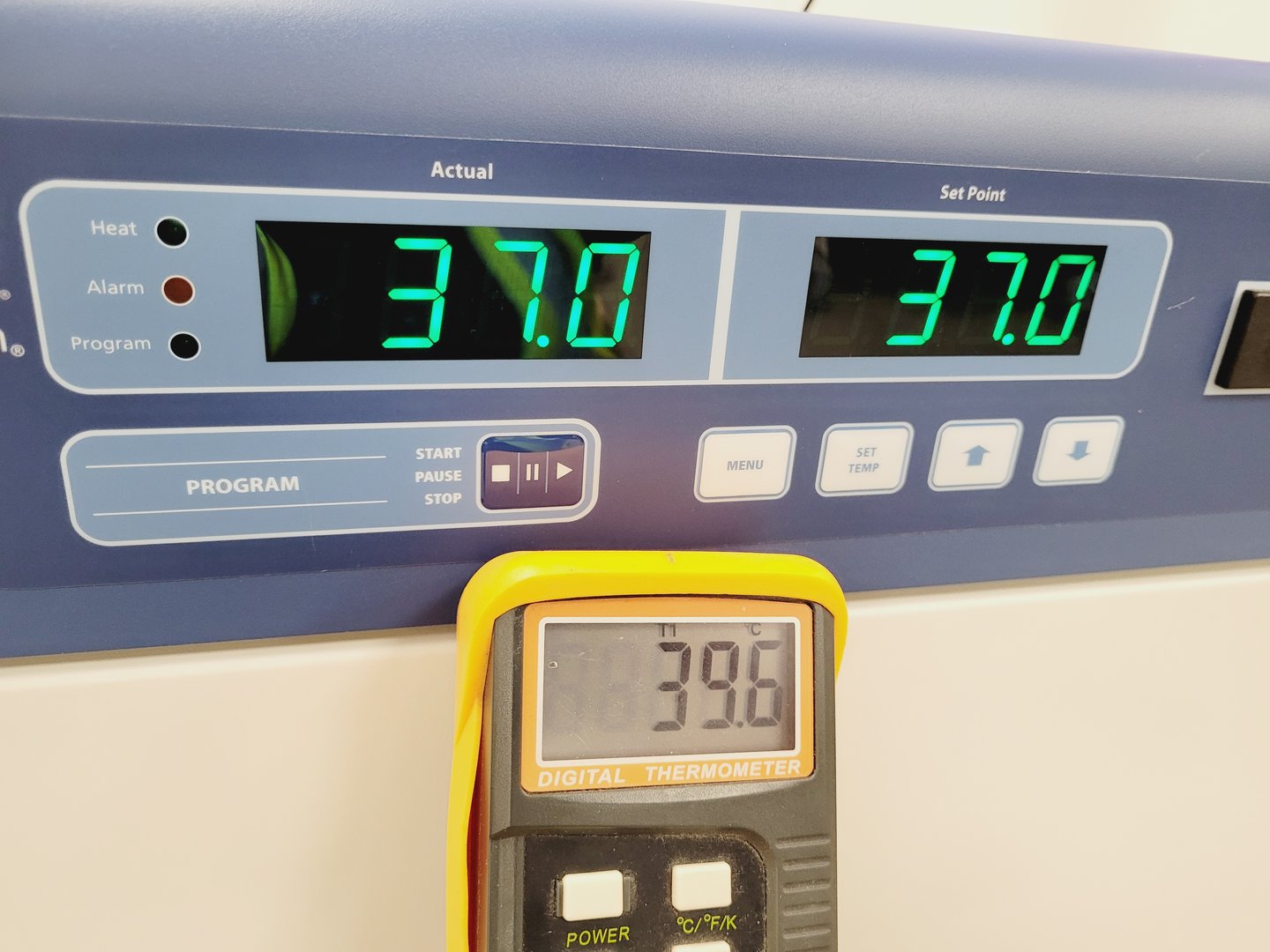 Image of Esco Isotherm Forced Convection Laboratory Incubator IFA-54-8 Lab