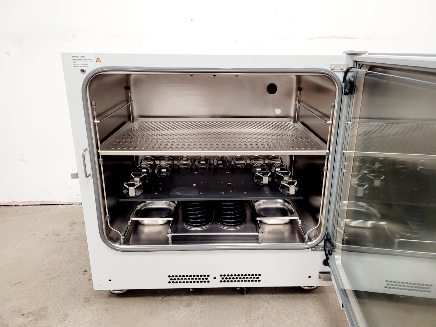 Image of Eppendorf New Brunswick S41i CO2 Incubator Shaker Lab