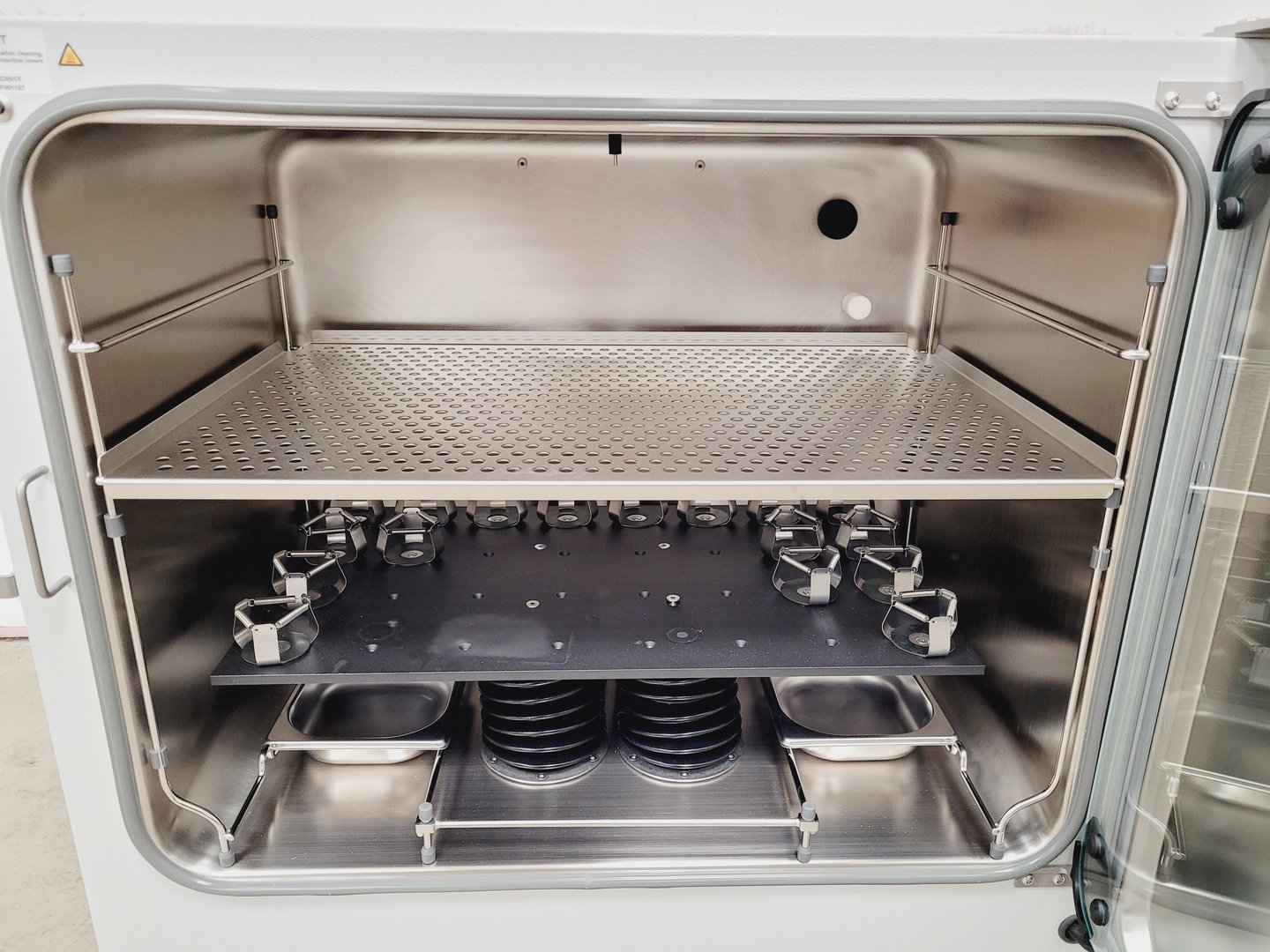 Image of Eppendorf New Brunswick S41i CO2 Incubator Shaker Lab