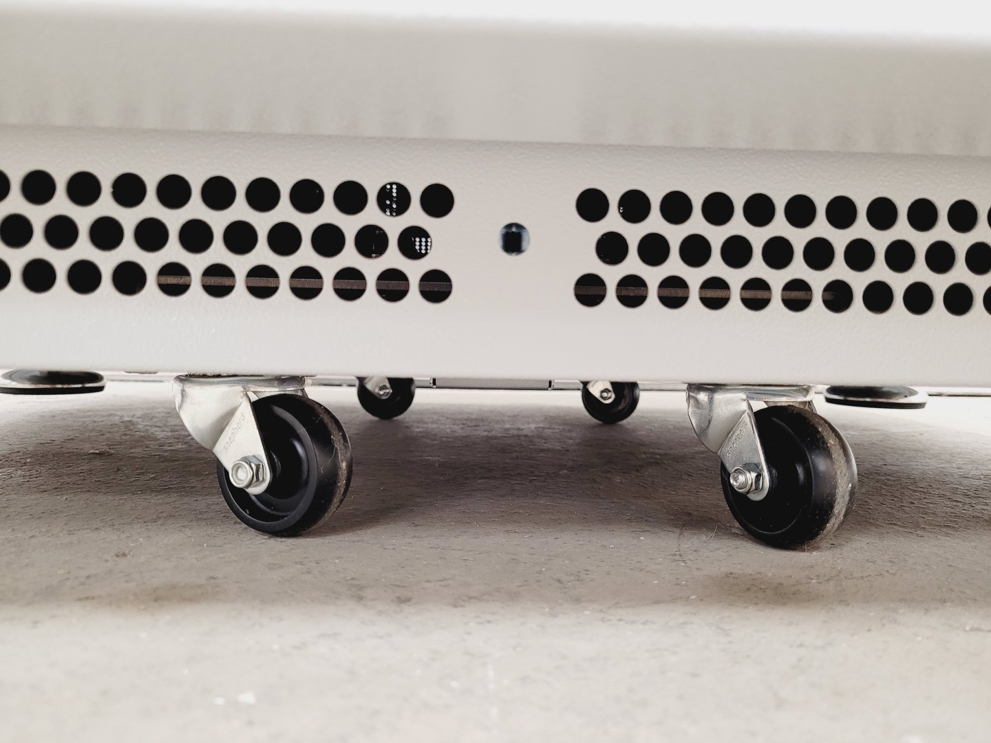 Image of Eppendorf New Brunswick S41i CO2 Incubator Shaker Lab