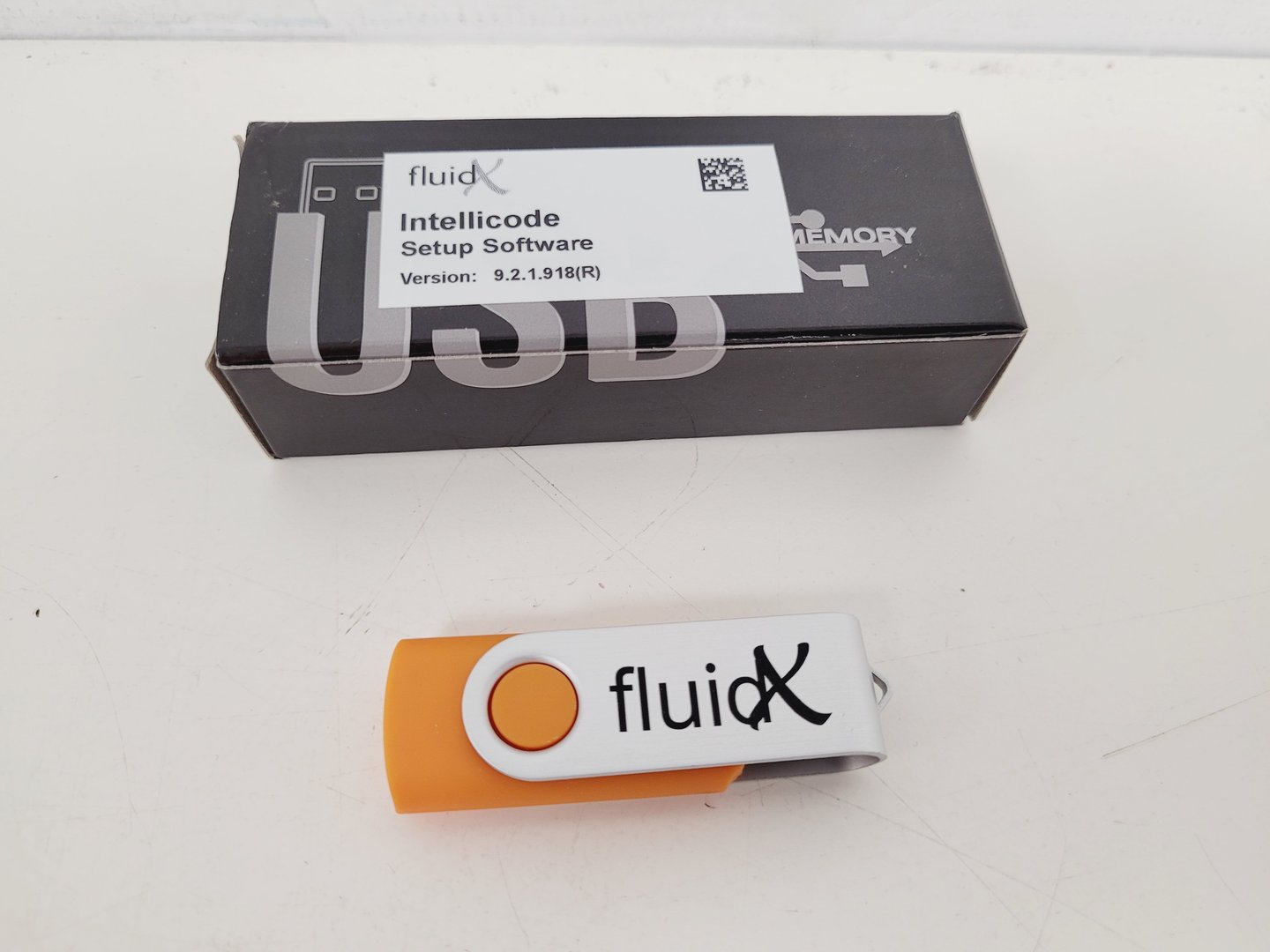 Image of FluidX Perception Barcoded Tube Reader with Accessories Lab