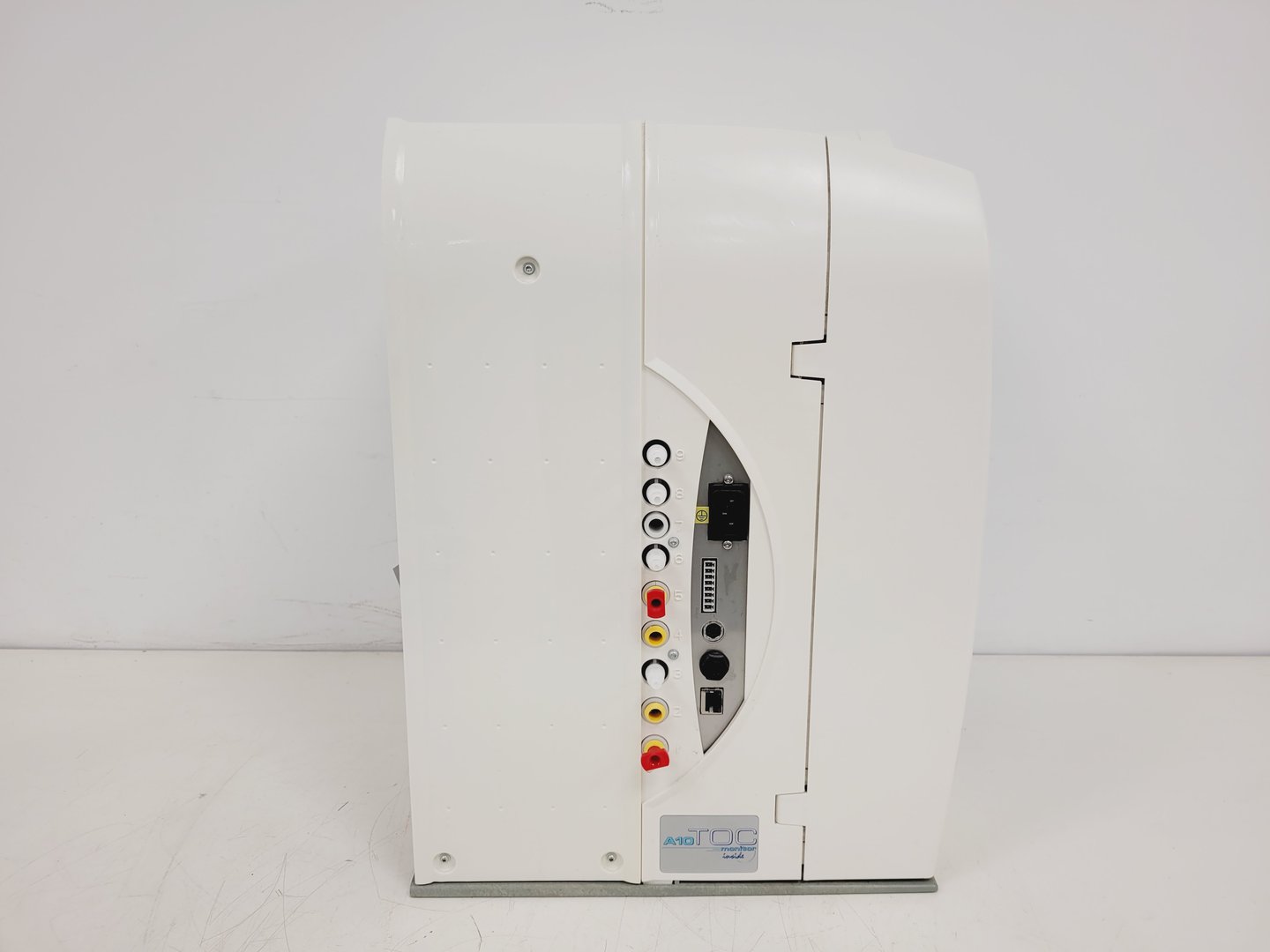 Image of Millipore Milli-Q Advantage A10 & Q-POD Water Purification System