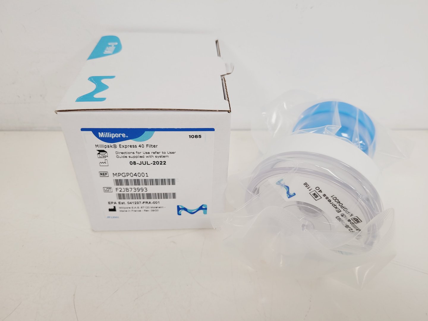 Image of Millipore Milli-Q Advantage A10 with Q-POD Water Purification System Lab