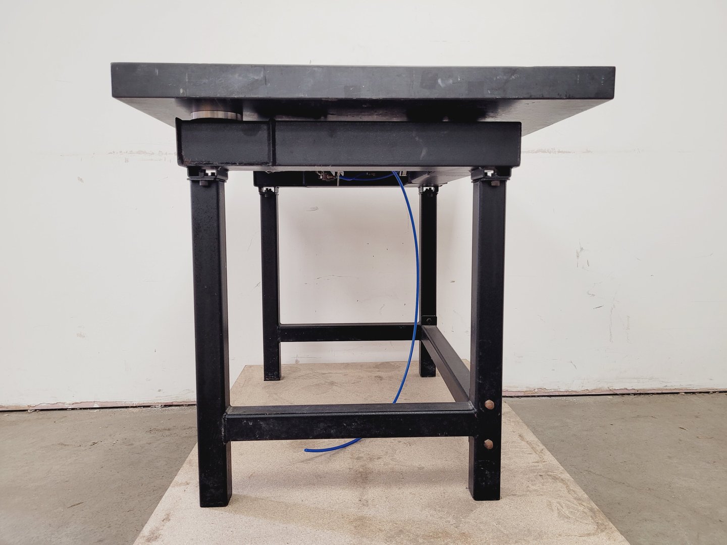 Image of Ealing Vibration Isolation Table System Model no. 2436-S.75.4.30 Lab