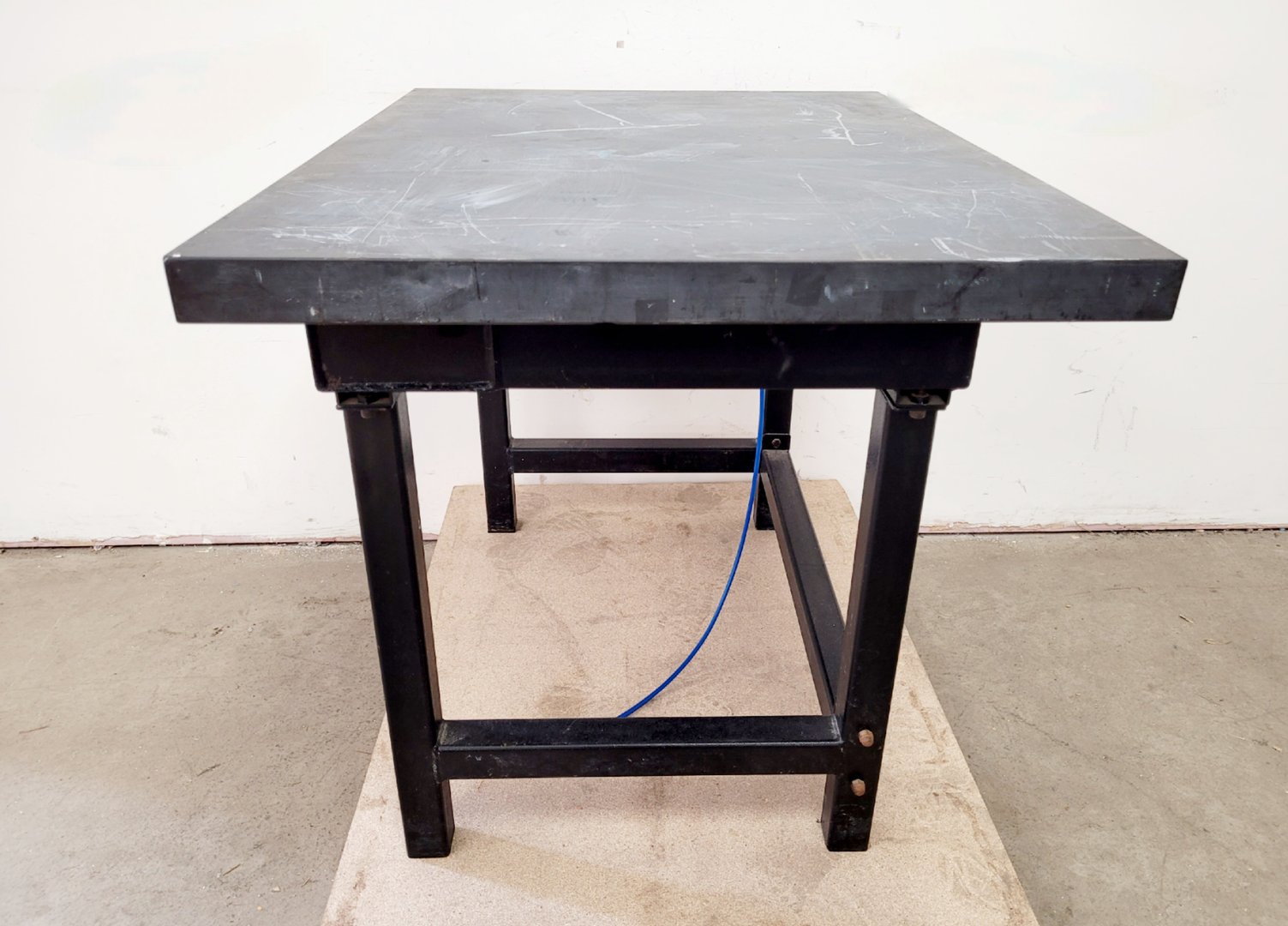 Image of Ealing Vibration Isolation Table System Model no. 2436-S.75.4.30 Lab