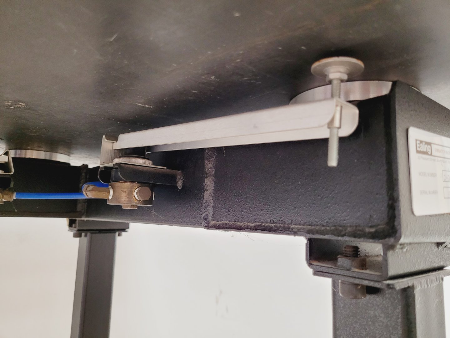 Image of Ealing Vibration Isolation Table System Model no. 2436-S.75.4.30 Lab