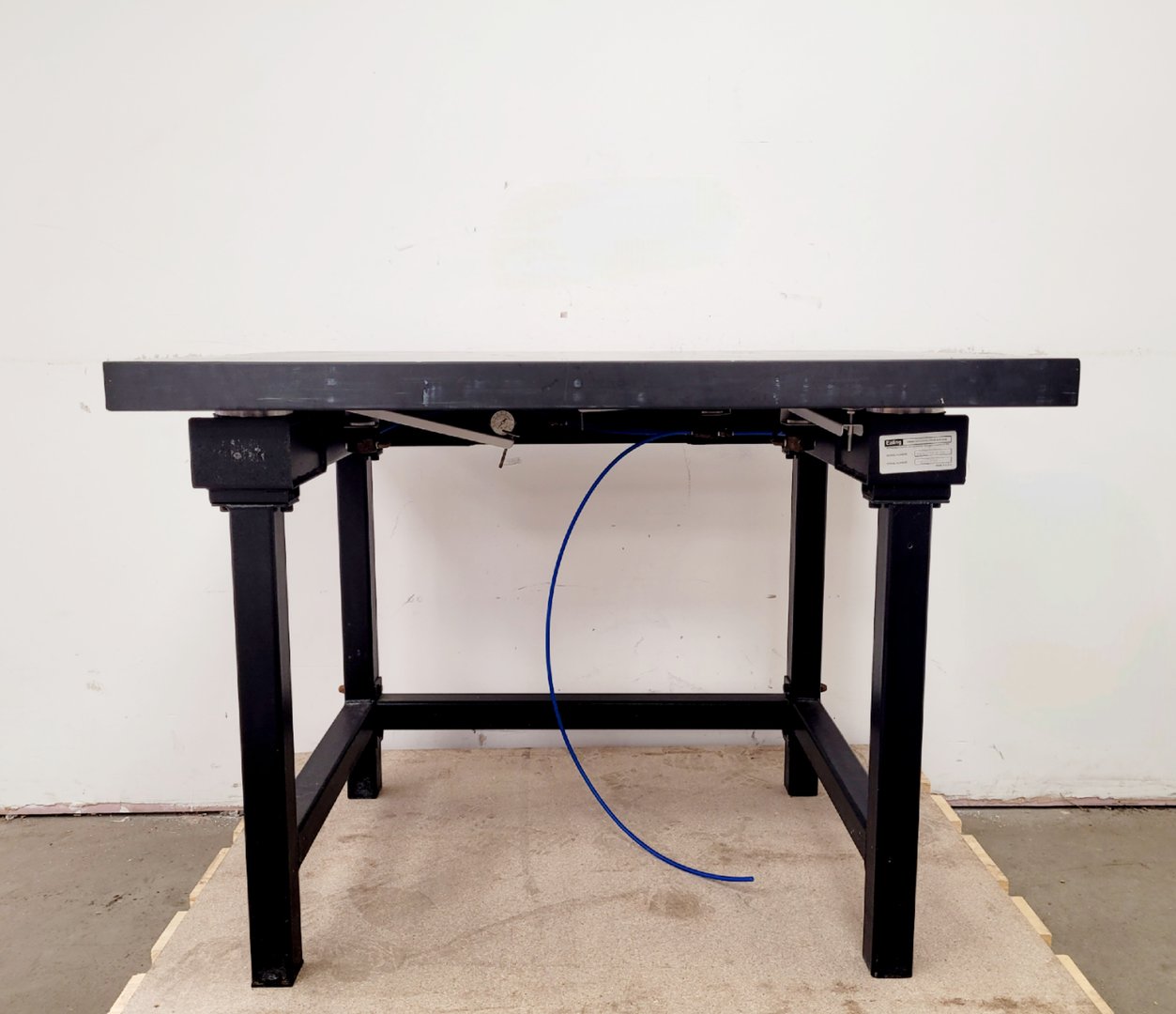 Image of Ealing Vibration Isolation Table System Model no. 2436-S.75.4.30 Lab