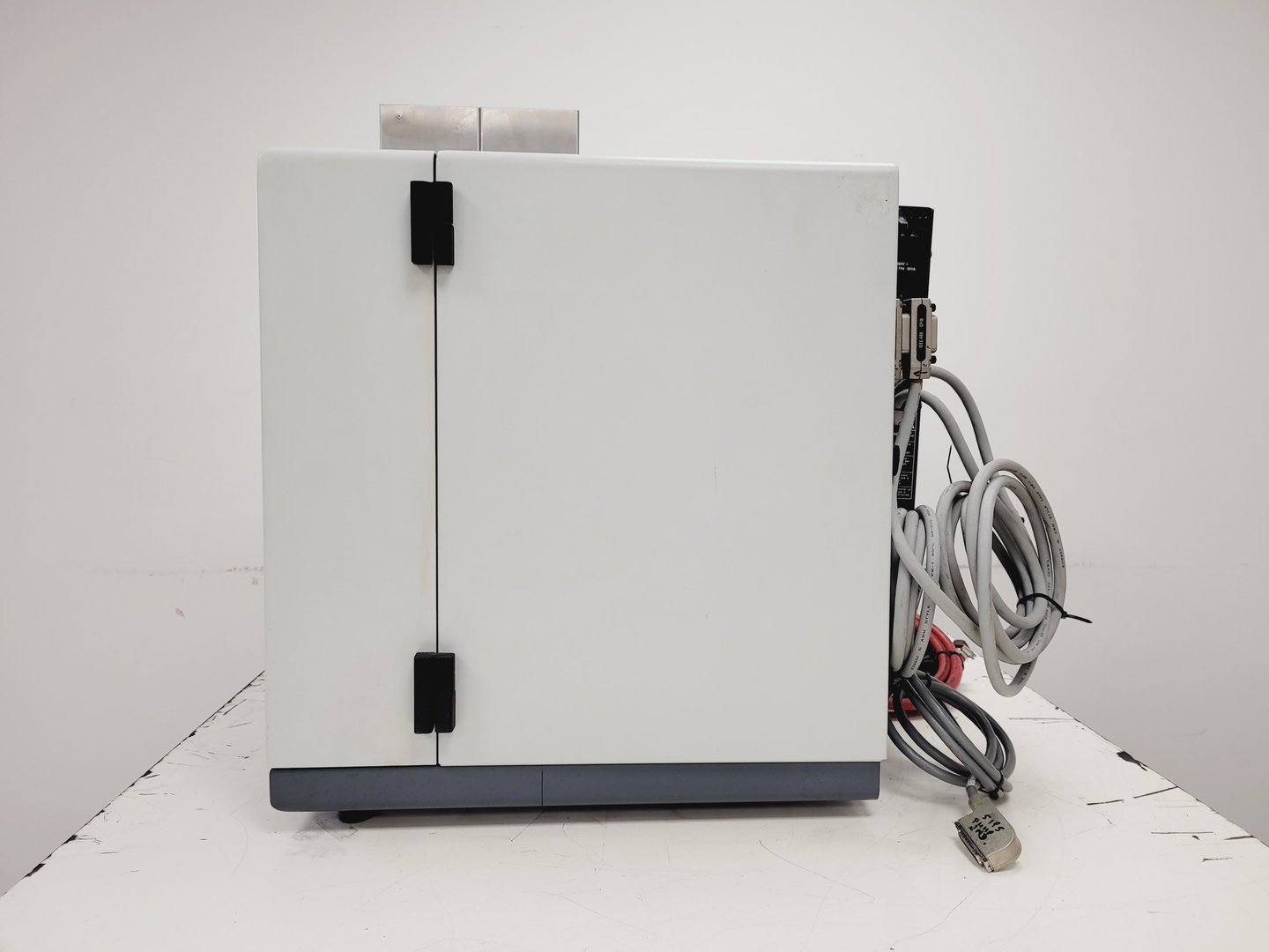 Image of Varian SpectrAA 220FS Atomic Absorption Spectrometer Lab
