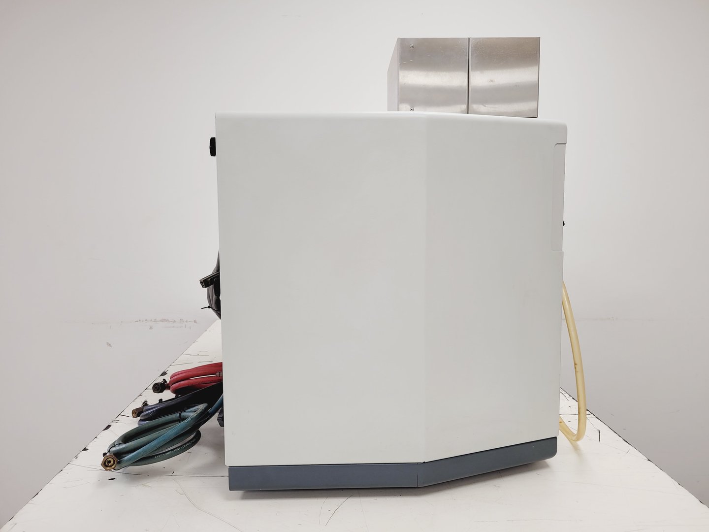 Image of Varian SpectrAA 220FS Atomic Absorption Spectrometer Lab