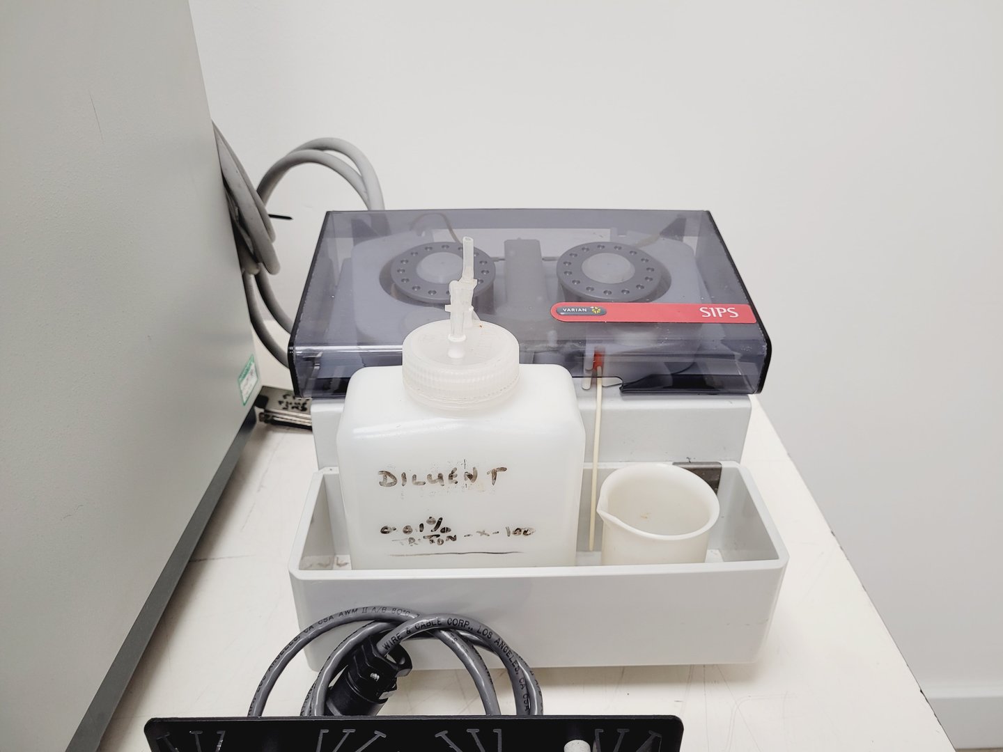 Image of Varian SpectrAA 220FS Atomic Absorption Spectrometer Lab