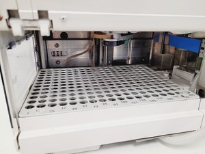 Thumbnail image of Agilent 1100 Series HPLC System - G1314A - G1311A - G1322A - G1364A Lab