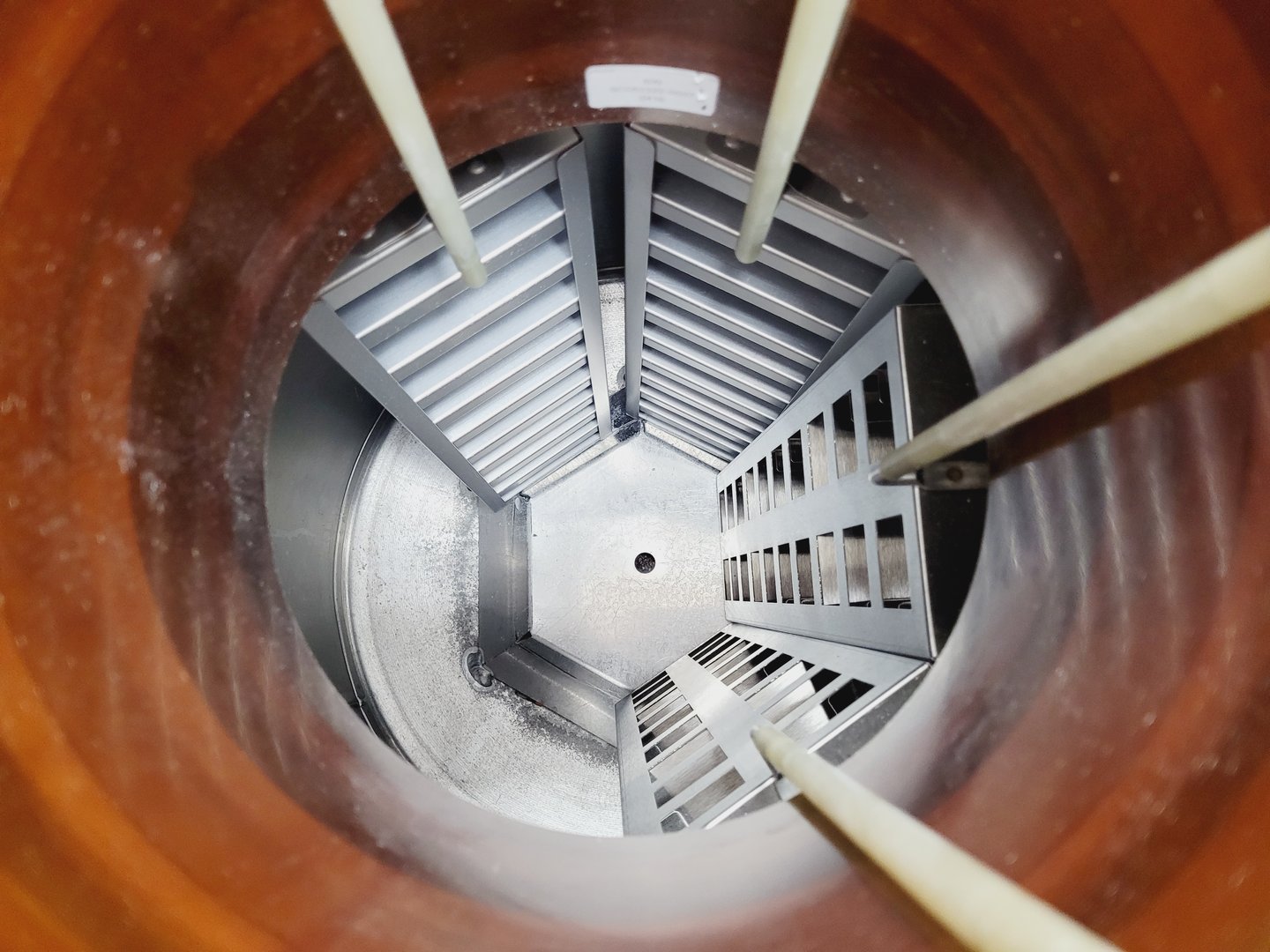 Image of Statebourne Cryogenics Biorack 6000 Liquid Nitrogen Tank Dewar