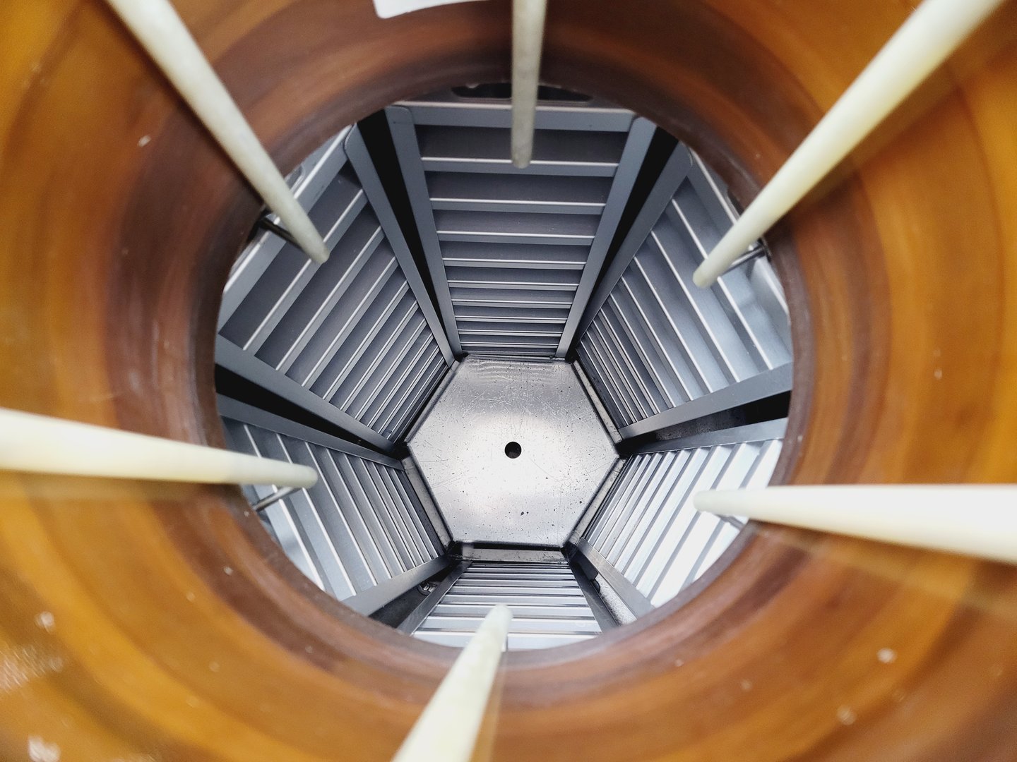 Image of Statebourne Cryogenics Biorack 6000 Liquid Nitrogen Tank Dewar