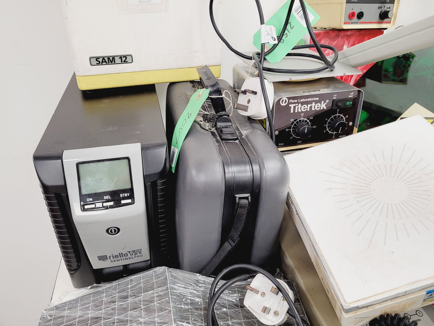 Image of Mixed Job Lot of Laboratory & AV Equipment - Water Bath, Stirrer, Lab