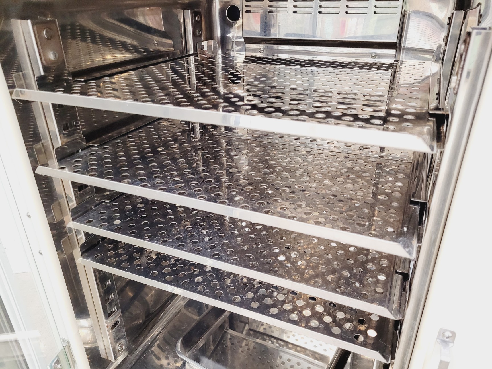 Image of Sanyo CO2 Incubator MCO-18AIC (UV) Lab