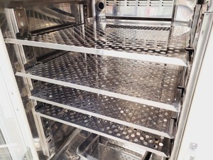 Thumbnail image of Sanyo CO2 Incubator MCO-18AIC (UV) Lab