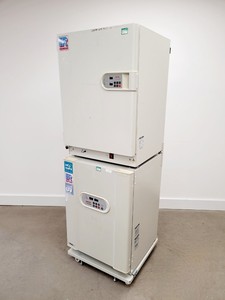 Thumbnail image of Sanyo CO2 Incubator Double Stack MCO-17AI MCO18AIC (UV) Lab Spares/Repairs