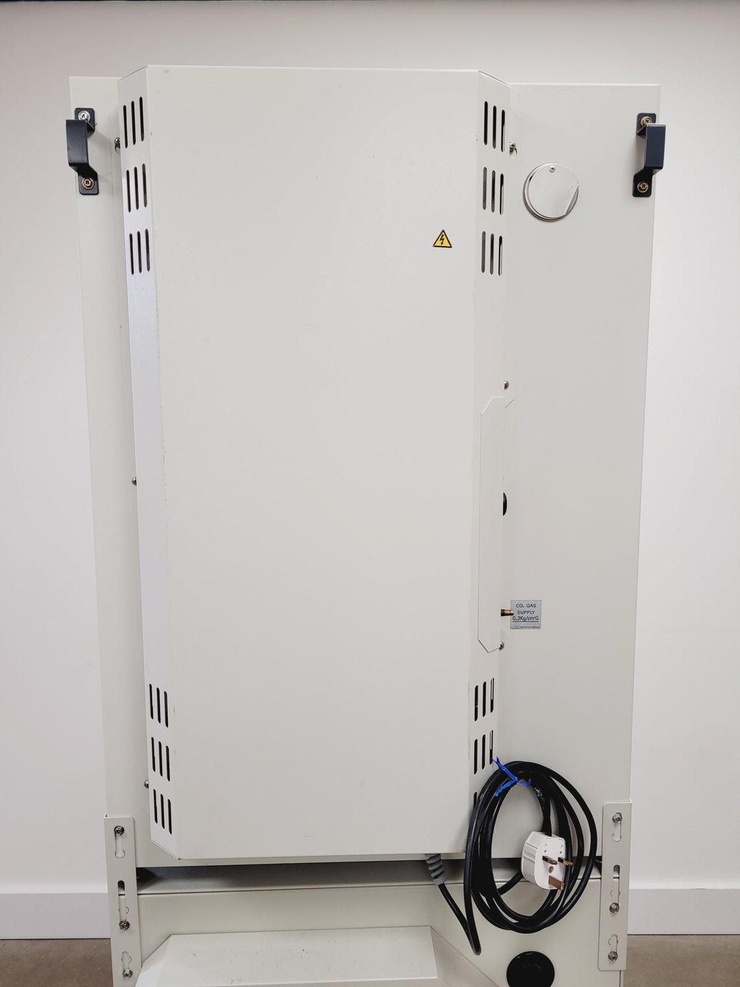 Image of Sanyo CO2 Incubator Double Stack MCO-17AI MCO18AIC (UV) Lab Spares/Repairs
