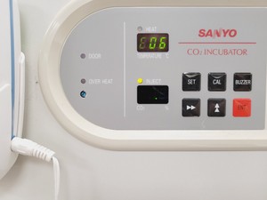 Thumbnail image of Sanyo CO2 Incubator Double Stack MCO-17AI MCO18AIC (UV) Lab Spares/Repairs