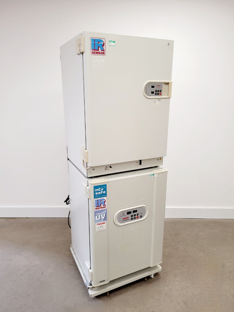 Image of Sanyo CO2 Incubator Double Stack MCO-17AI MCO-18AIC (UV) Lab