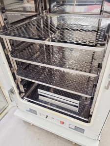 Thumbnail image of Sanyo CO2 Incubator Double Stack MCO-17AI MCO-18AIC (UV) Lab