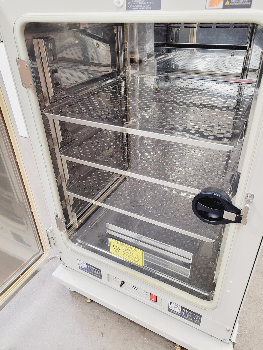 Image of Sanyo CO2 Incubator Double Stack MCO-17AI MCO-18AIC (UV) Lab