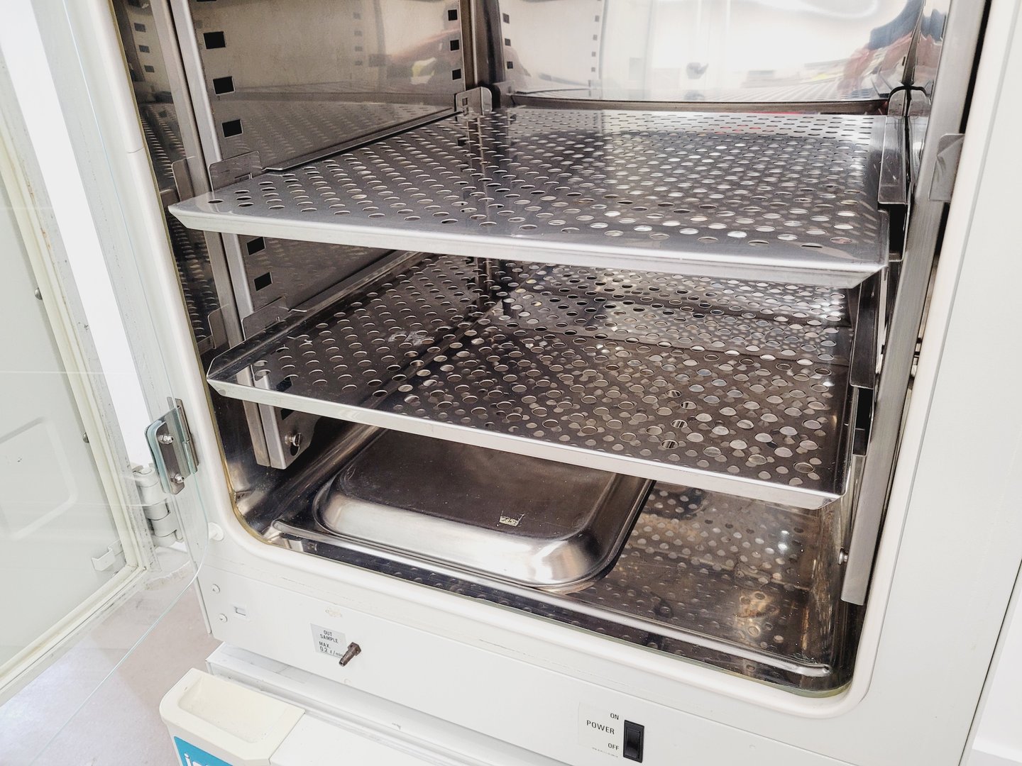 Image of Sanyo CO2 Incubator Double Stack MCO-17AI MCO-18AIC (UV) Lab