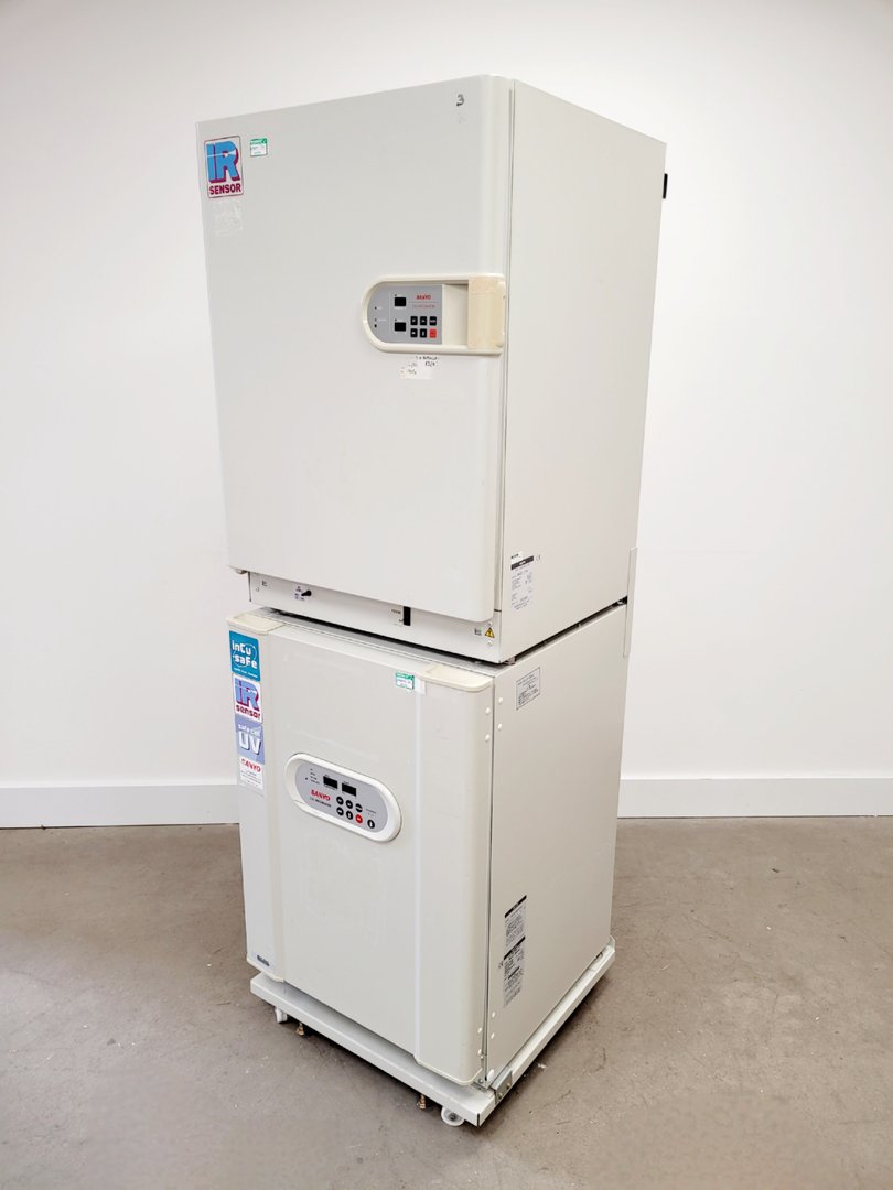 Image of Sanyo CO2 Incubator Double Stack MCO-17AI MCO-18AIC (UV) Lab