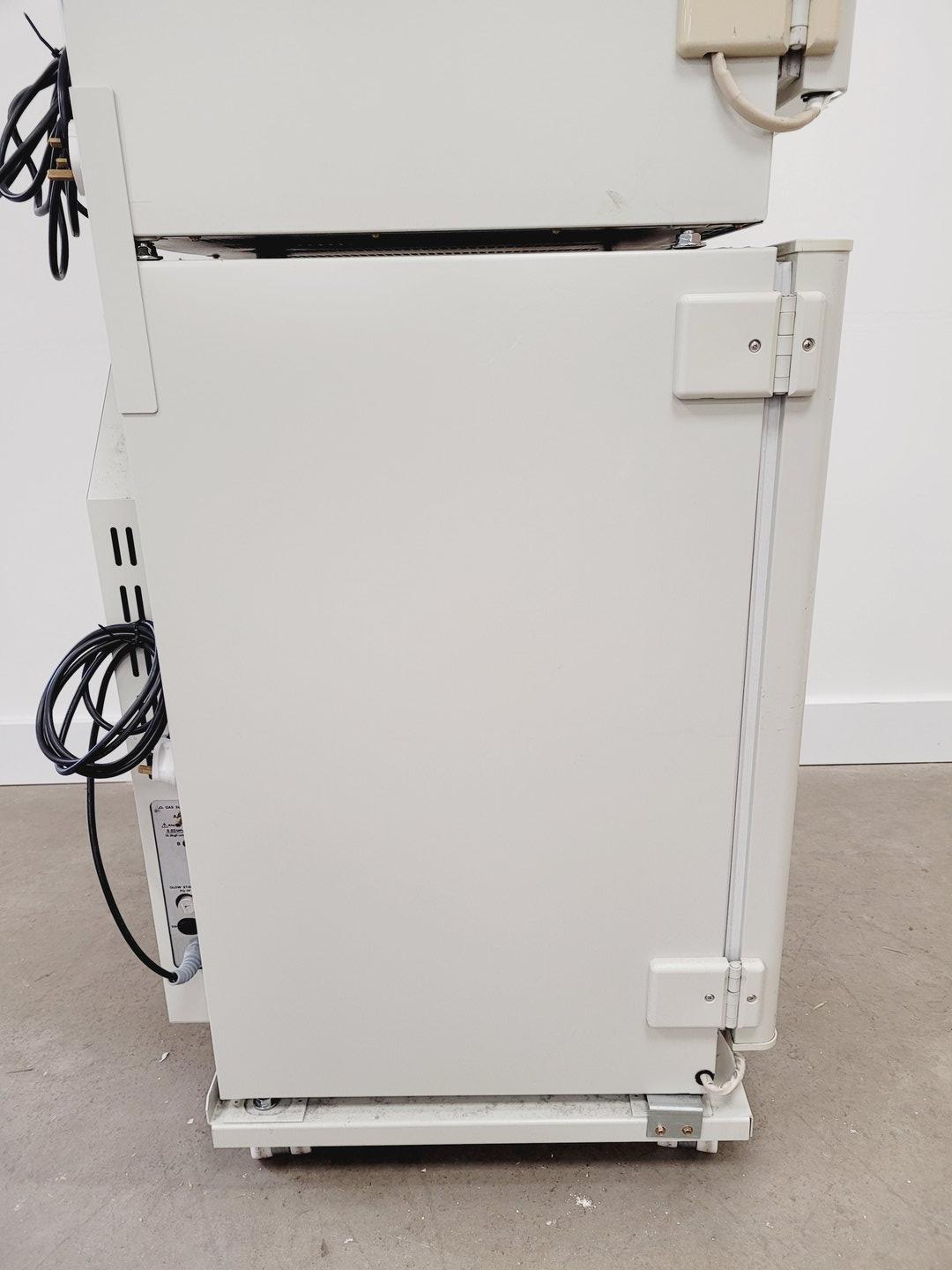 Image of Sanyo CO2 Incubator Double Stack MCO-17AI MCO-18AIC (UV) Lab