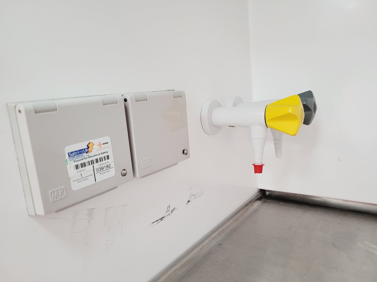 Image of MAT Medical Air Technology BioMAT Class 2 Microbiological Safety Cabinet Faulty