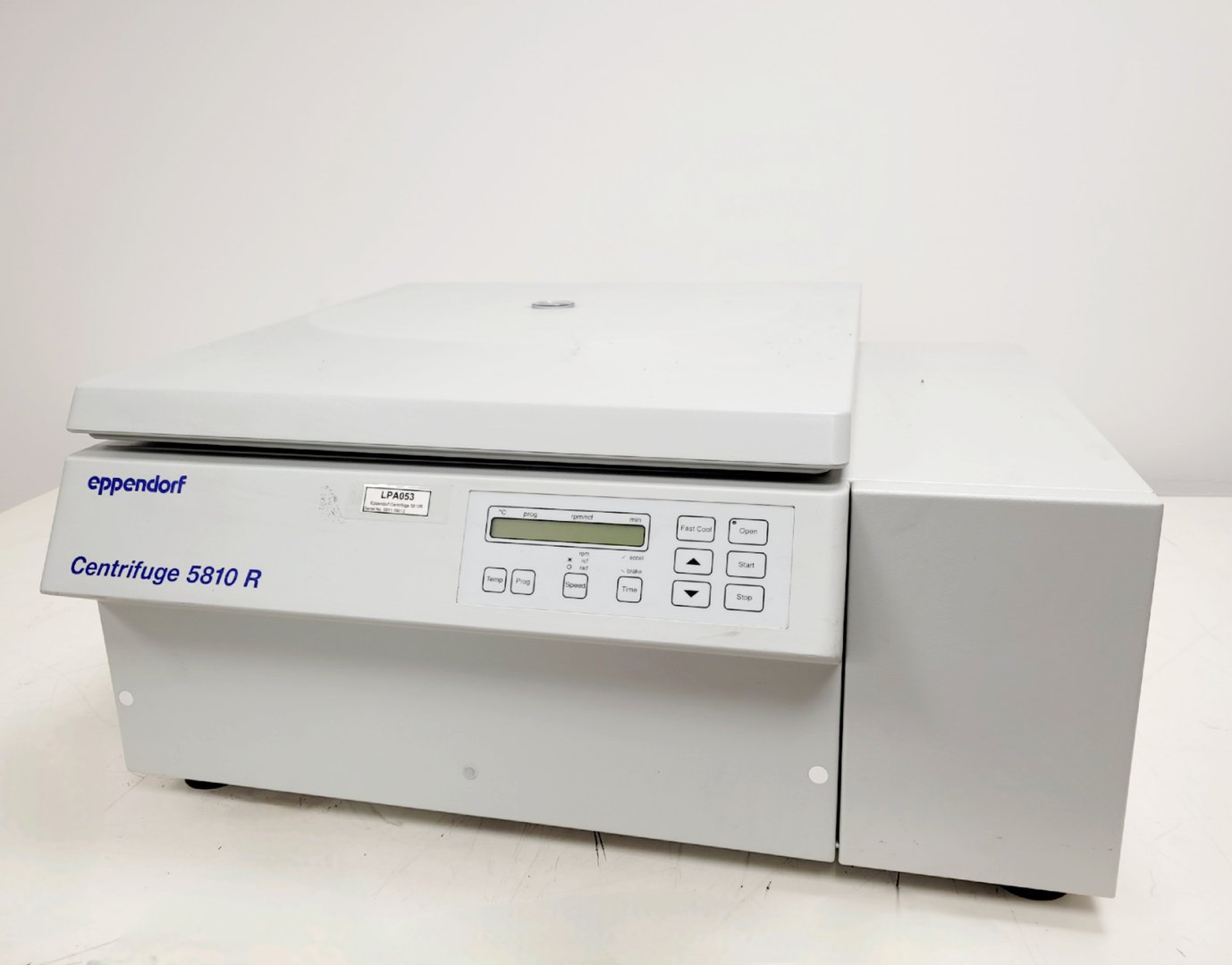 Image of Eppendorf 5810 R Refrigerated Centrifuge with A-4-81 4000rpm  Rotor Lab