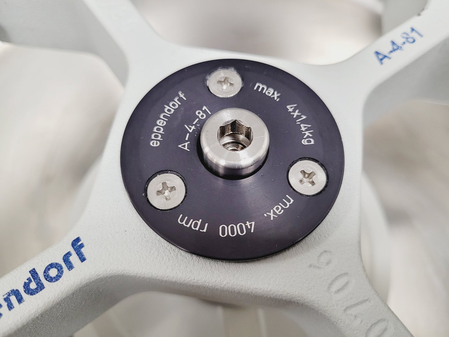 Image of Eppendorf 5810 R Refrigerated Centrifuge with A-4-81 4000rpm  Rotor Lab