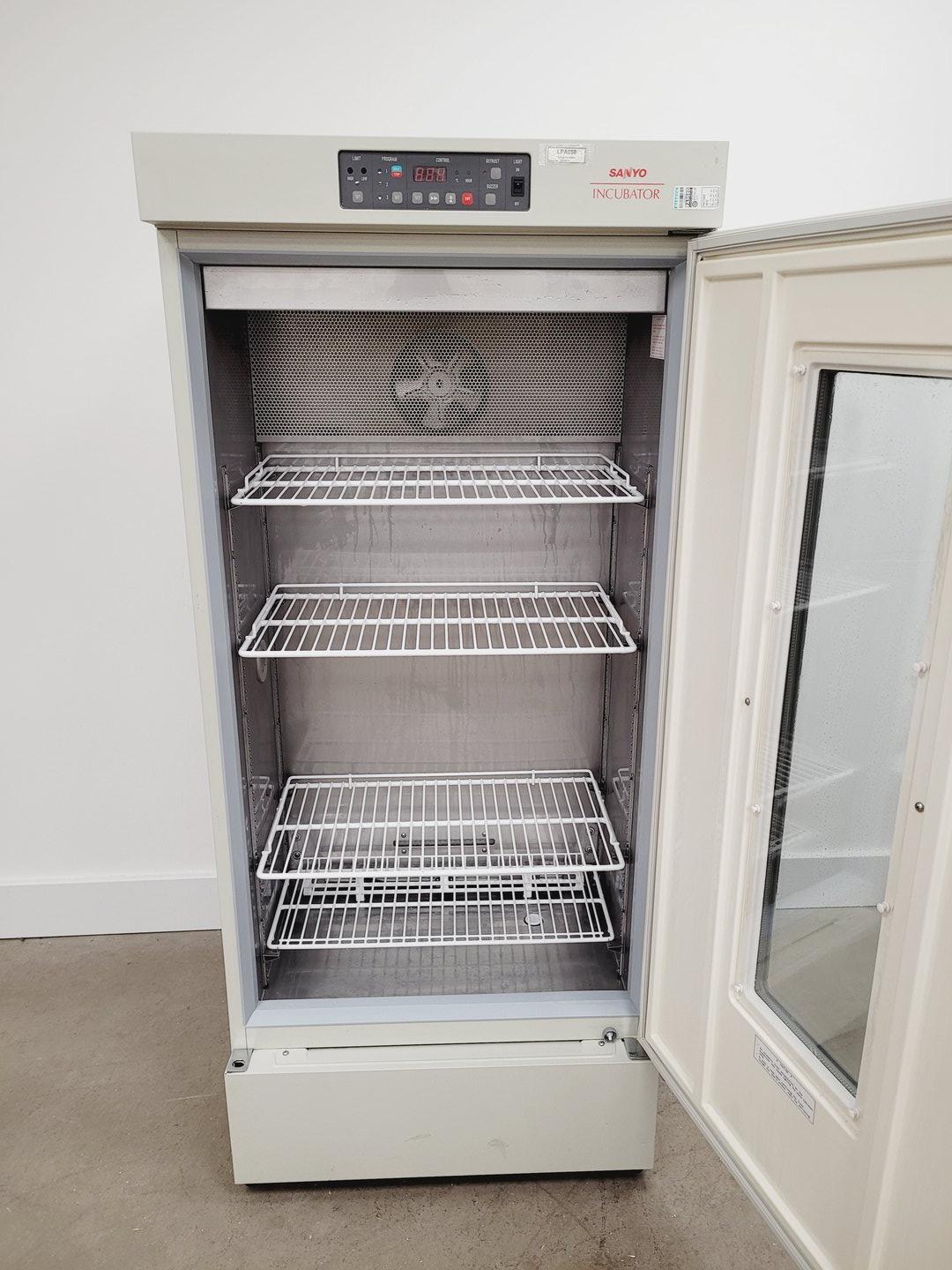 Image of Sanyo MIR-253 Cooling Laboratory Incubator Lab