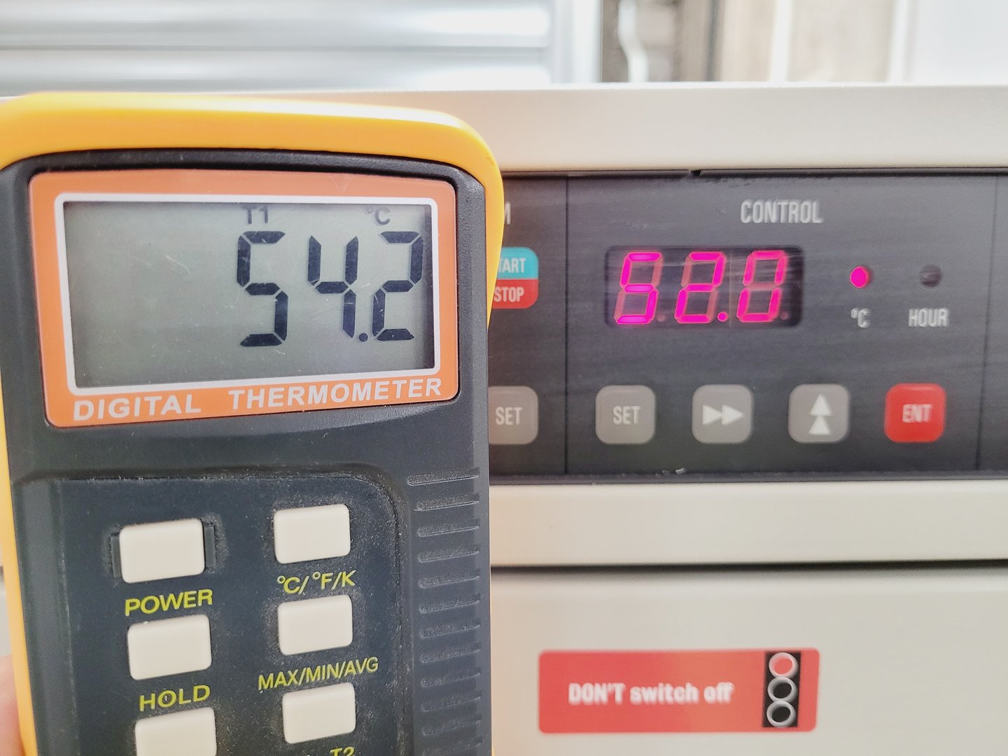 Image of Sanyo MIR-253 Cooling Laboratory Incubator Lab