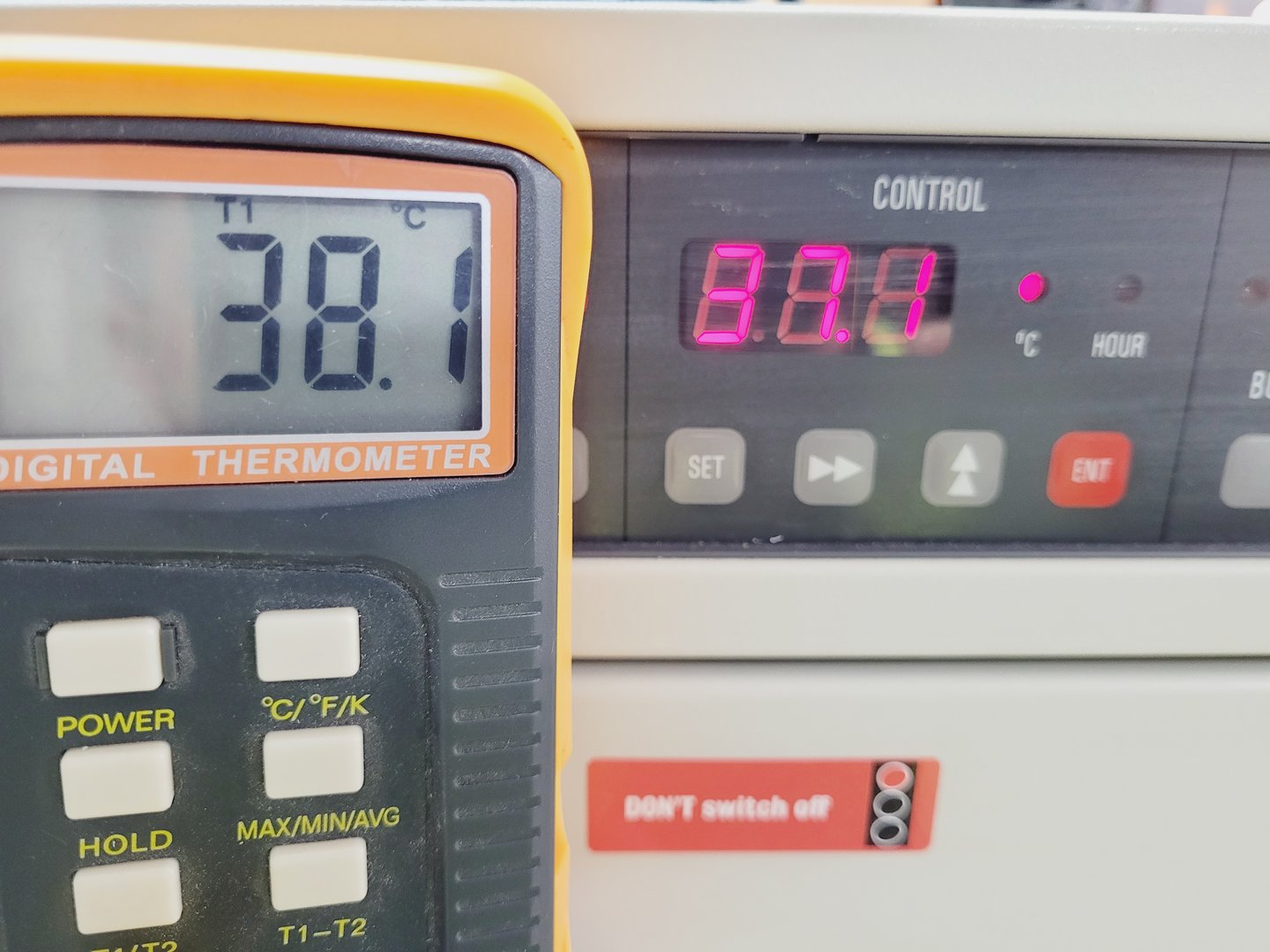 Image of Sanyo MIR-253 Cooling Laboratory Incubator Lab