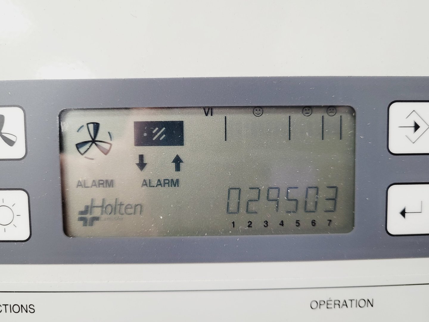Image of Thermo Scientific Holten LaminAir Class 2 Safety Cabinet Model no. 82076401 Lab